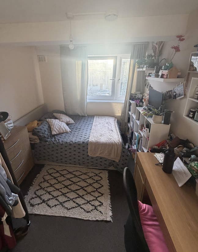 Massive double room in Mile End Main Photo