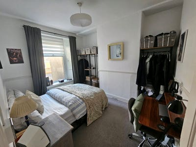 Double Bedroom in a quiet area Main Photo