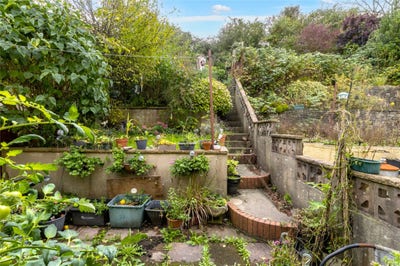 House with lovely garden sharing with one other  Main Photo