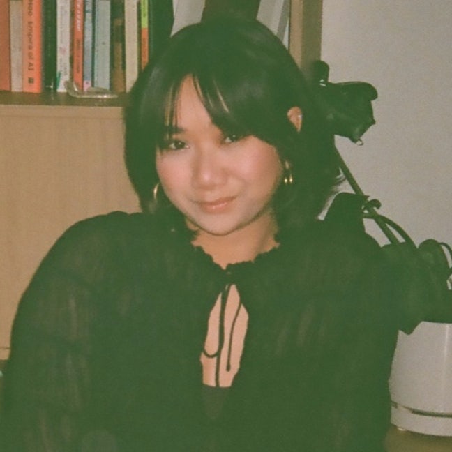 Female Professional (28) - Looking to rent a room Main Photo