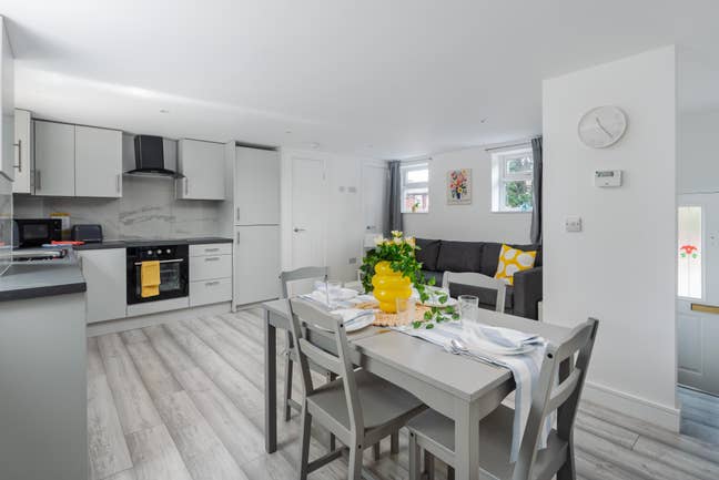 BRAND NEW Amazing 1 bedroom  flat! Main Photo