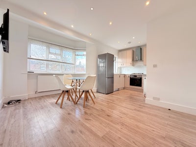 F2-30SR-Modern 2-BED FLAT (1st Floor) - Hendon NW4 Main Photo