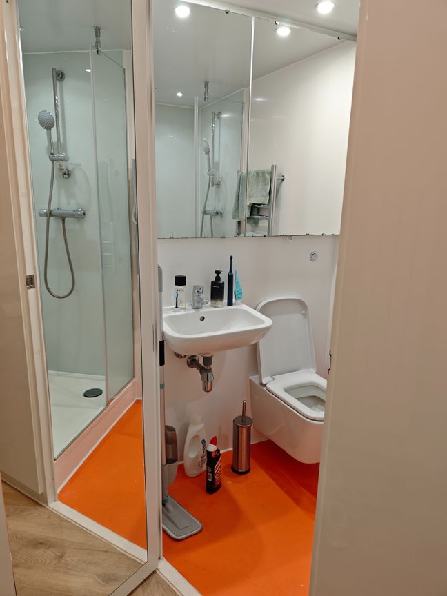 Scape Wembley en-suite room – April 2026 Main Photo
