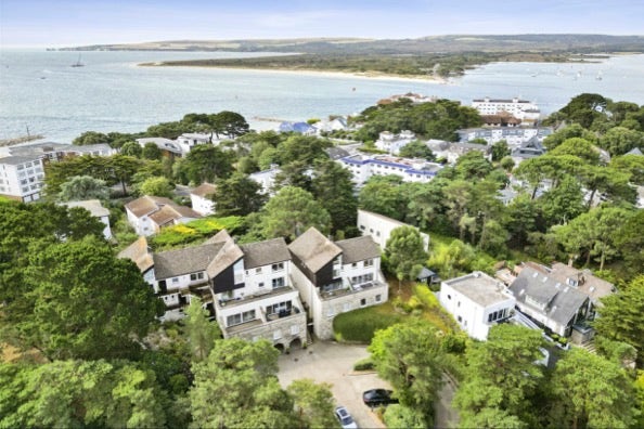 2 Bed Seaview Sandbanks Duplex Apartment Main Photo