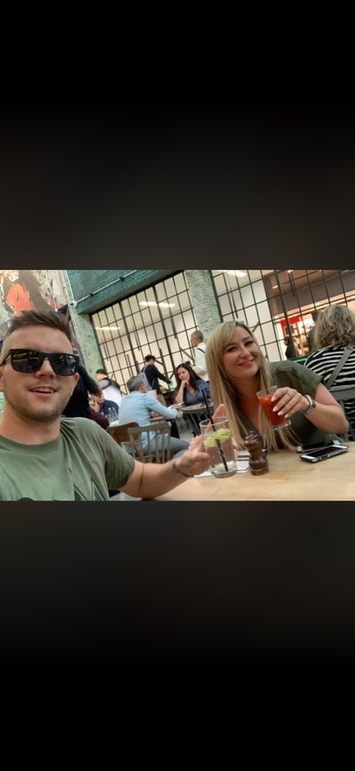 Double room in gorgeous 3 bed with parking! Main Photo