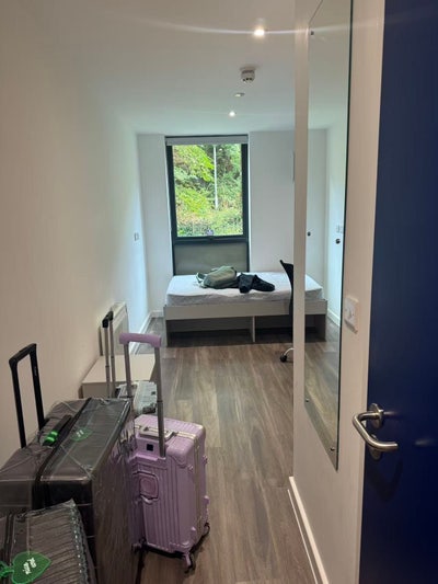 Subletting an apartment in Exeter, UK Main Photo