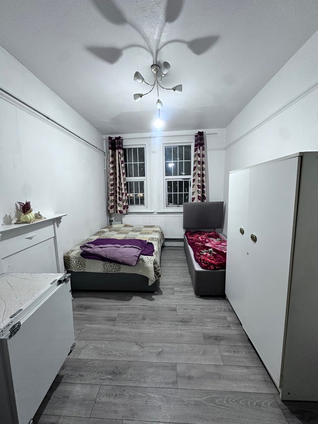 ✨Spacious Double Room Available to share✨ Main Photo