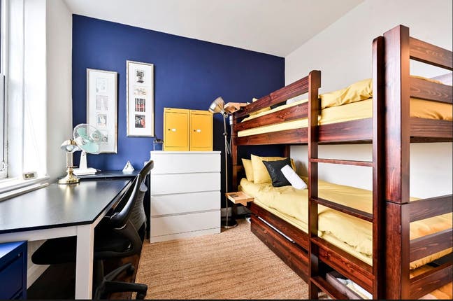 Private room | Large desk | September 2026 on Main Photo