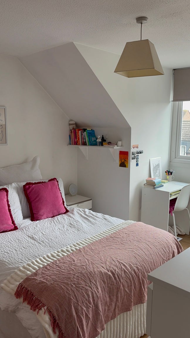 Room to rent in Clapham Junction  Main Photo