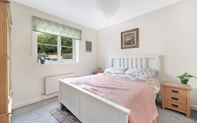 Double room for rent in two-bed Walthamstow flat Main Photo