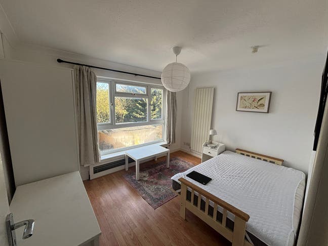 Double room to let in Green Ford UB6 0SP Main Photo