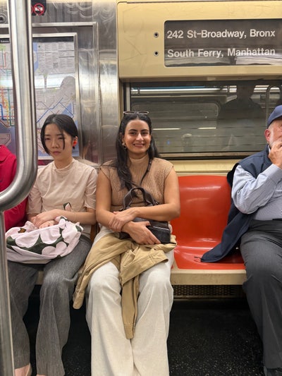 Super chill girl looking for a flat and flatmate!  Main Photo