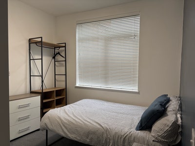 *Ensuite Room Bills Included at &pound;500 in Derby* Main Photo