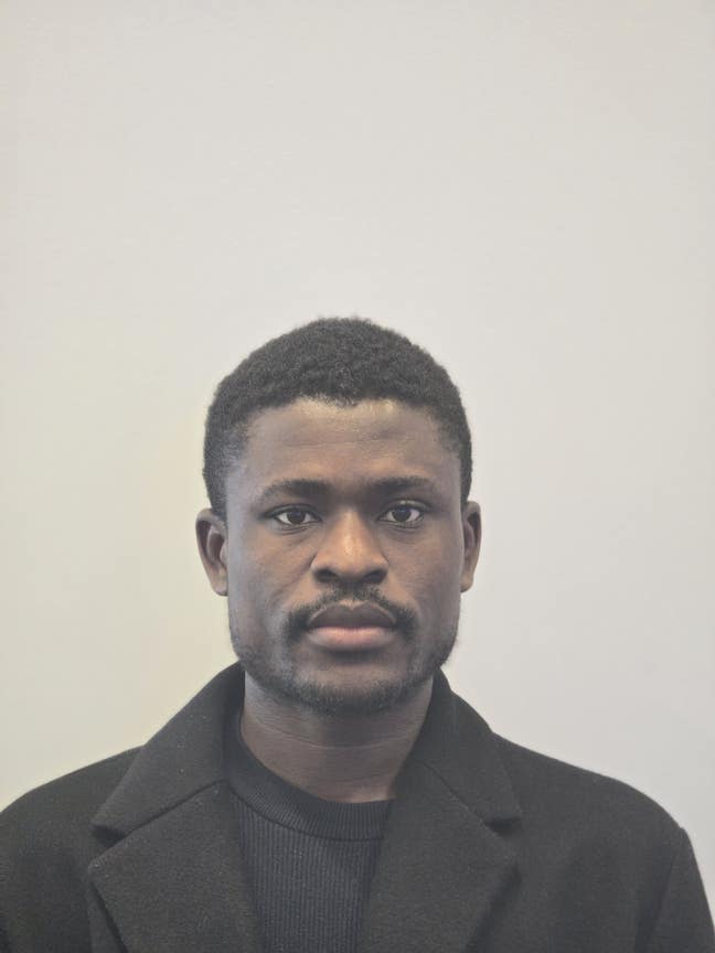 Lookn 4 a doubleroom &pound;700 bills included by 27/05 Main Photo