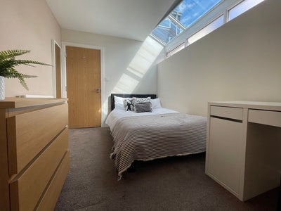 Worcester Double En-suite Main Photo