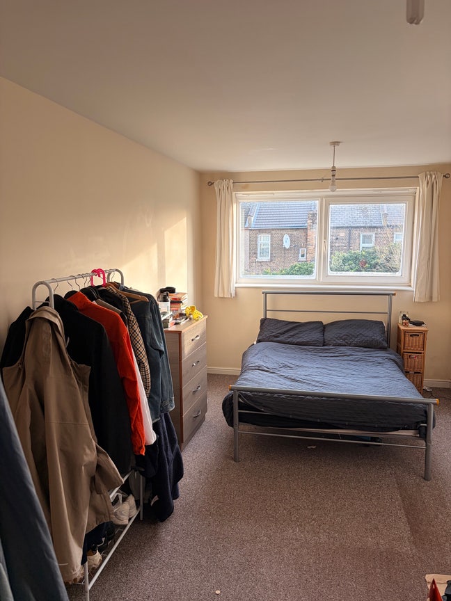 Room in Stratford available  Main Photo