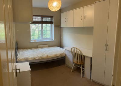 Nice single room in quiet location.  Main Photo