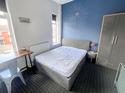 Double Room w En-Suite, New Cross St, Salford Main Photo