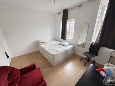 Room available Main Photo