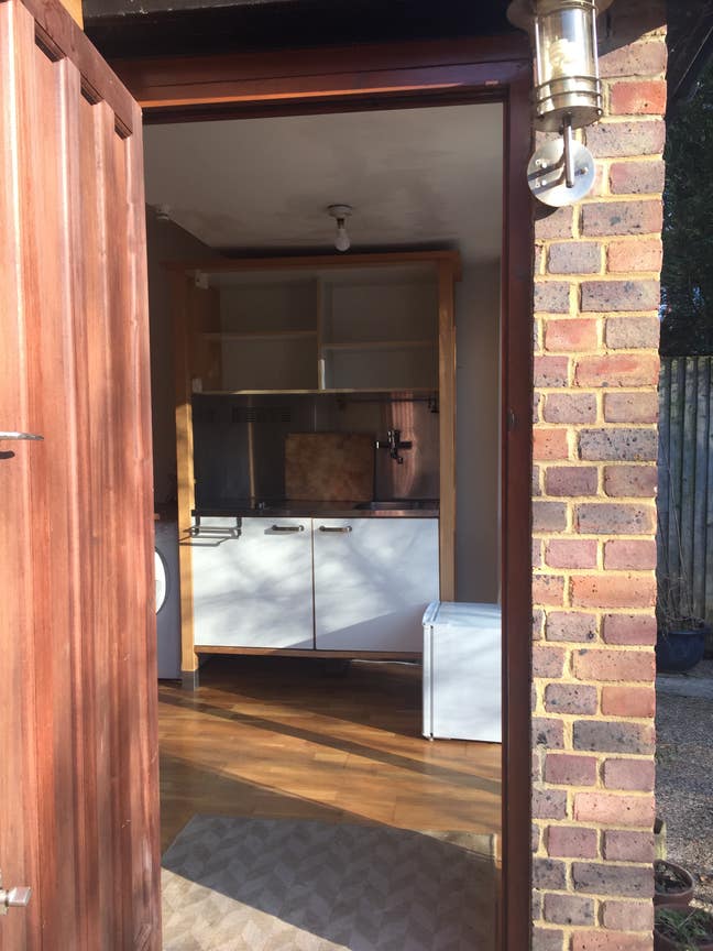 Quiet, bright one-bed flat to rent in Forest Row Main Photo