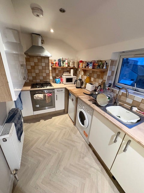 4 Bed All Male Flat in Heart of Didbury Village Main Photo