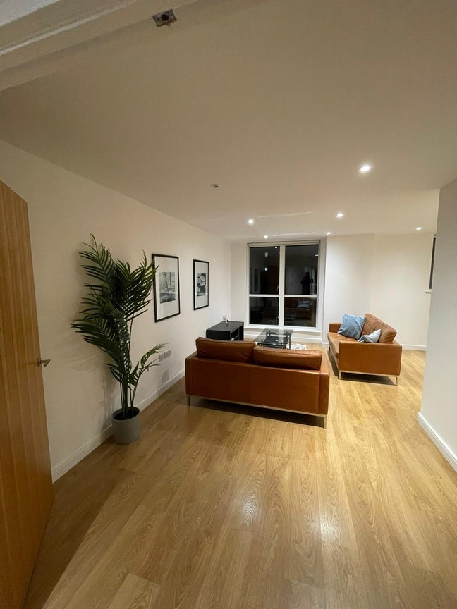 Double room in Spacious Flat with Garden in E3 Main Photo