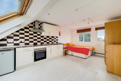 Nice Studio Flat. Bills Included. Hounslow. A++ Main Photo