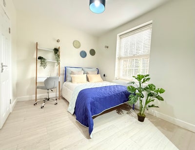 Newly Refurbished Spacious Ensuite, Bills Incl  Main Photo