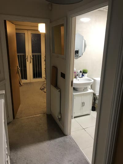 Large double bedroom with own large bathroom Main Photo