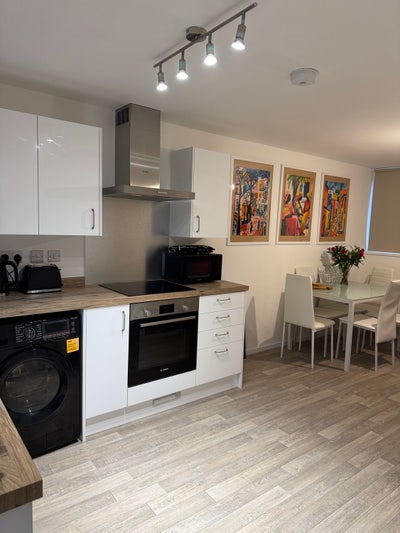 Double room to rent in a 2 bed house Main Photo