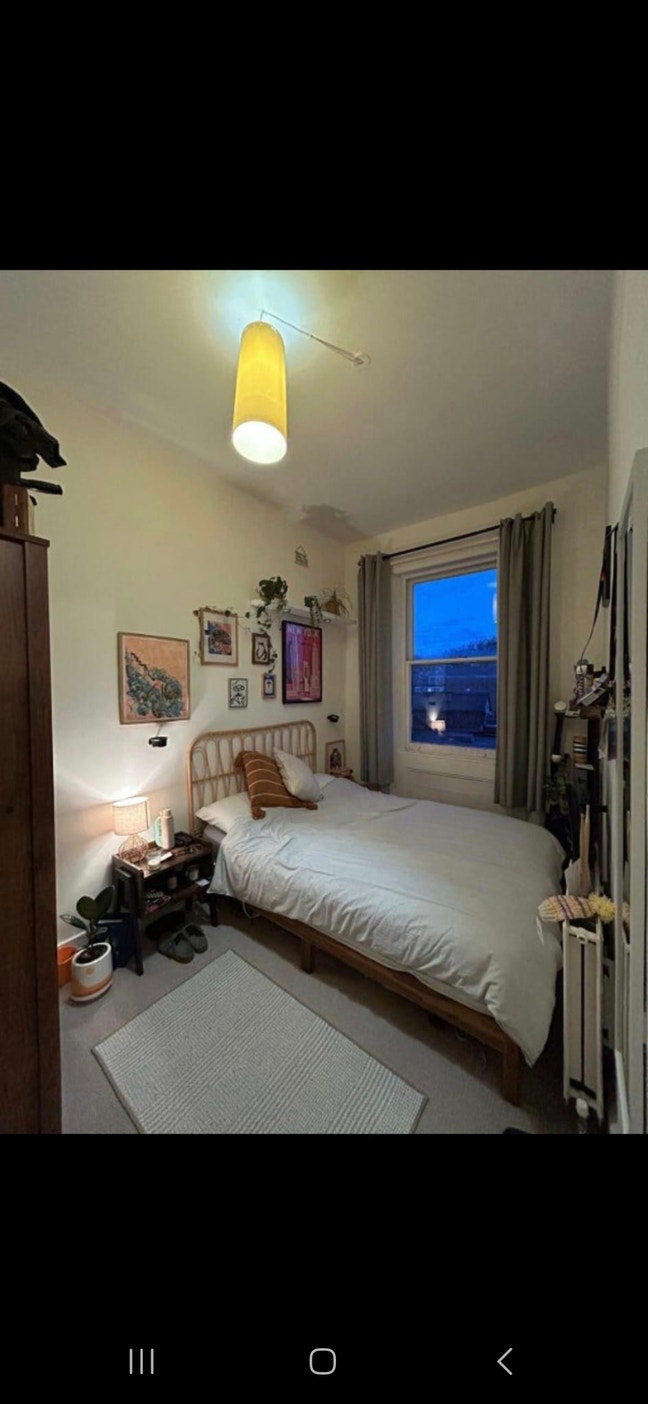 Small double available in 2 bed in Hornsey  Main Photo