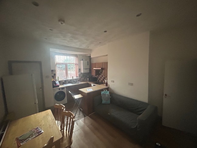 3 bedroom  house in Fallowfield  Main Photo