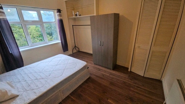 Berooms, Cholton, double, transport all amenaties  Main Photo