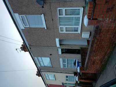 UC // DDS welcome, 3 bed house for 2 friends Main Photo