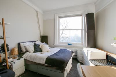 🛶 Lovely Double Room on the River | W4 Gem 🛶  Main Photo