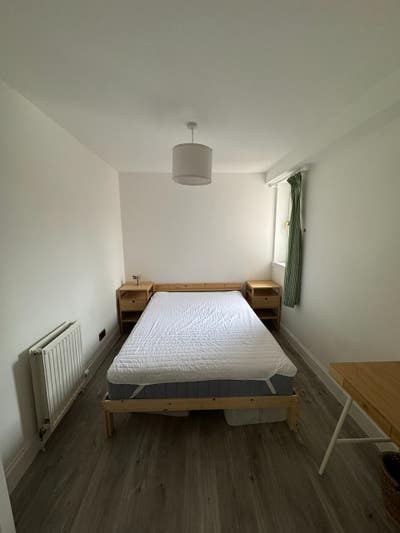 Room available in modern Bruntsfield flat Main Photo
