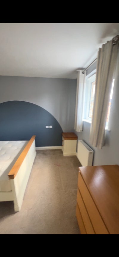 Spacious ensuite double room in Eastleigh  Main Photo