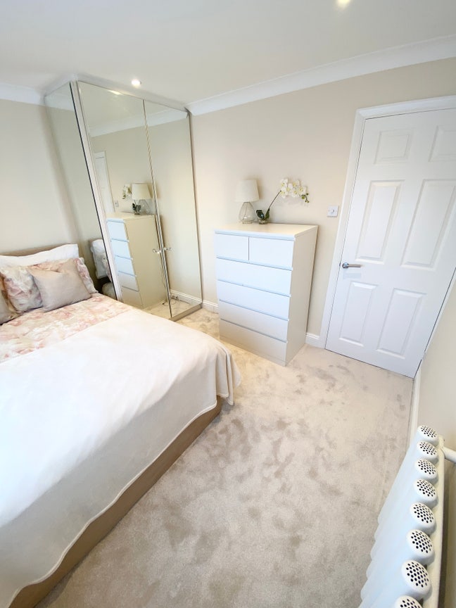  a Cosy Room **Great Location**Female Pref Main Photo