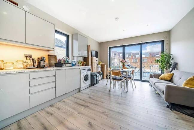 Spacious 3 Bed Flat in Tooting Main Photo