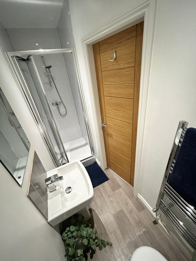 2 Bed Ground Floor Flat with Allocated Parking Main Photo