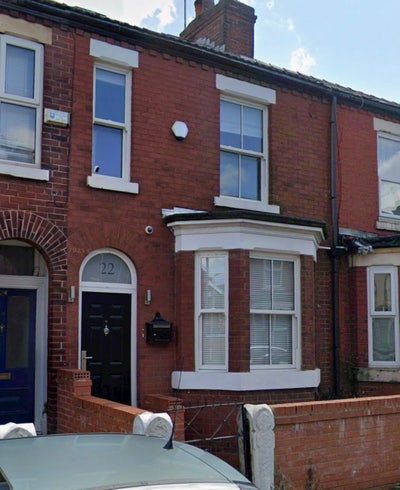 Double Room Available Main Photo