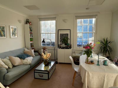 Fully furnished room in flat, short-term let Main Photo