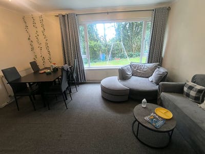 Room for rent Main Photo