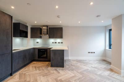 Cockfosters - Brand New 1 Bedroom Apartment | 100m Main Photo