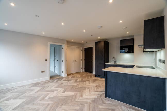 Cockfosters - 1 Bedroom Apartment - Available Now Main Photo