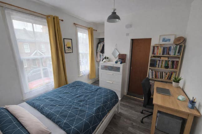 Cosy en-suite room in friendly home – Wood Green  Main Photo