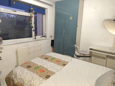 Furnished double (ensuite) room for females only Main Photo