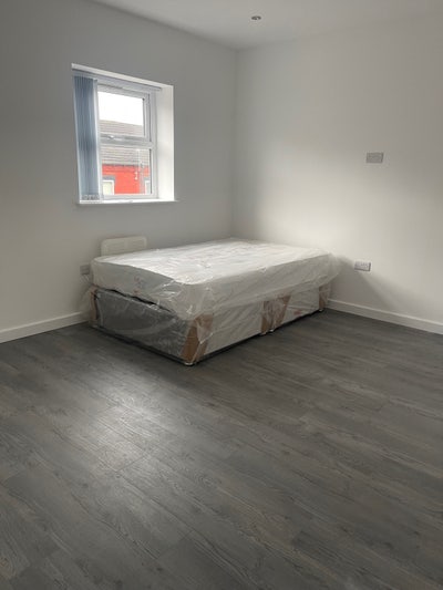 Lovely Room Available - Next to Hospital Main Photo