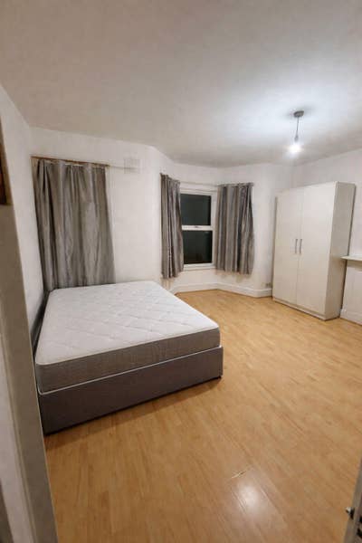 5 rooms available CR7 7BB, Croydon Main Photo