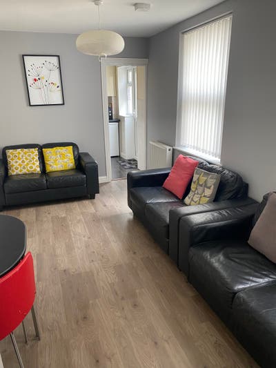 1 Pro Room Available &pound;480 PCM (All Inc.) Main Photo